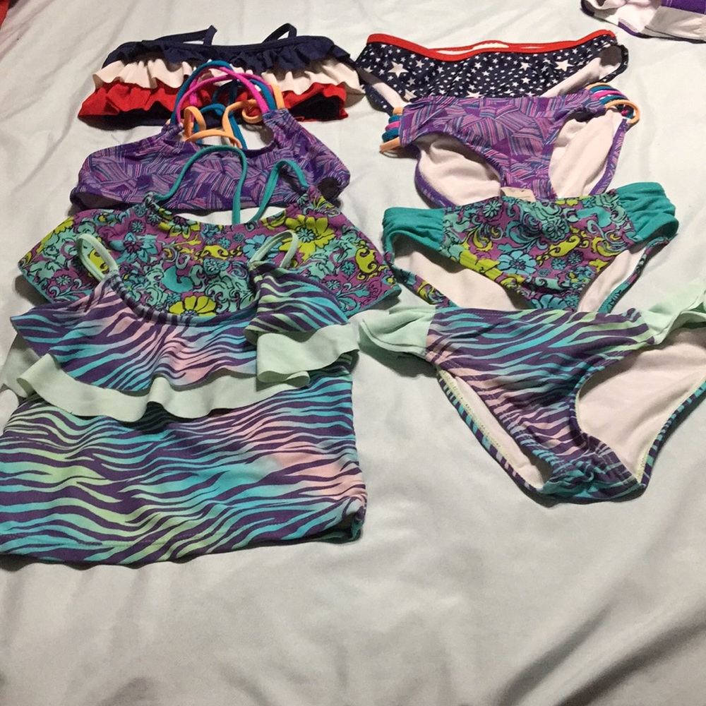 4 Set of girls bikinis